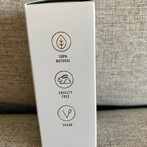 New Saje Hydrating Anti-Aging Skin Oil - Picture 2 of 4